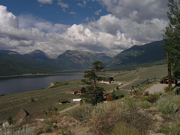 5th image of 256 Twin Peaks Dr
