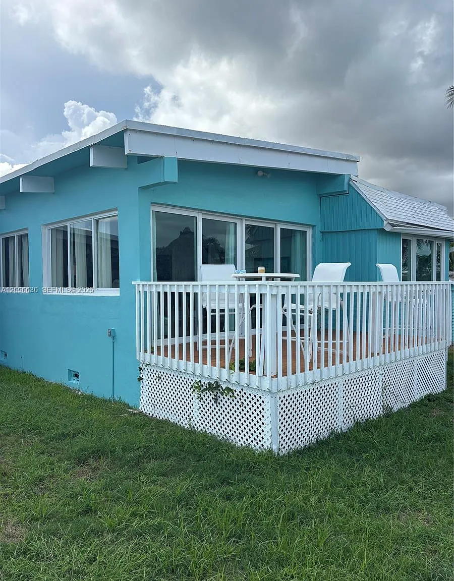3 bed, 2.0 bath, $5,500 — Photo 1