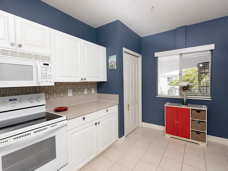 7815 Regal Heron Cir #301 — Photo 9