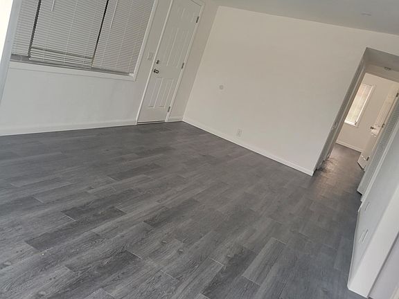 5th image of 946 27th St