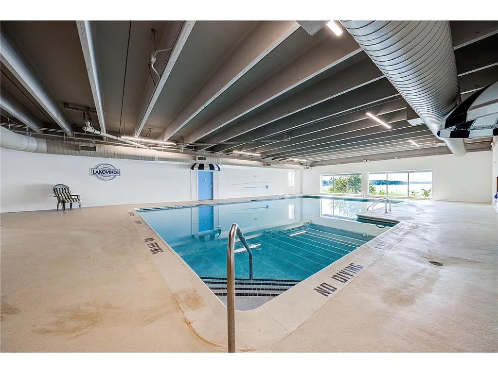 Building Photo - 4387 Wilshire Blvd #D103
