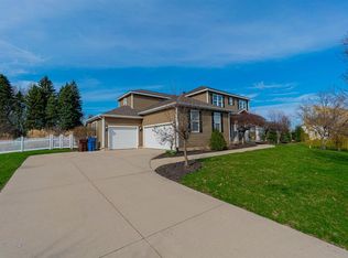 2001 Wittmer Ln, Valparaiso, IN 46383