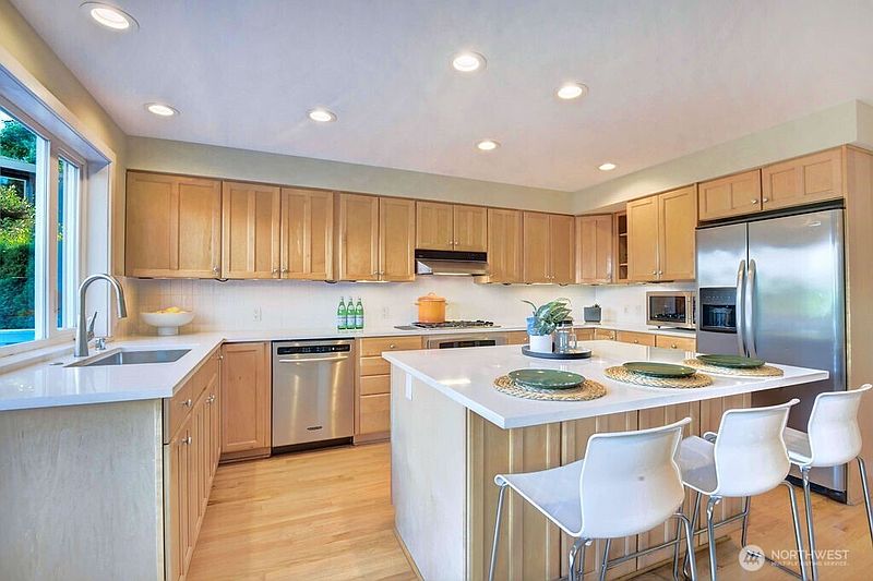 2nd image of 4030 26th Avenue W