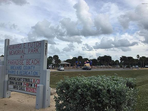 Paradise Beach Public Park!