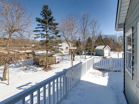 3rd image of 433 Hardwood Ln
