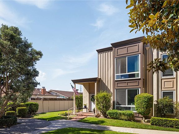 3rd image of 9692 Brookhaven Cir
