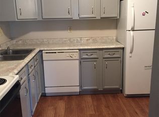 2140 Edgewood Rd NW APT 11, Cedar Rapids, IA 52405