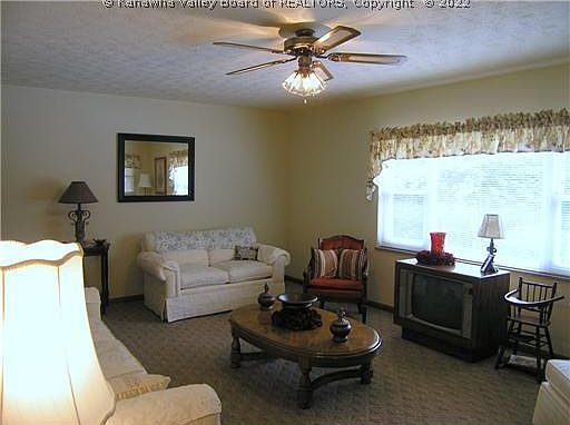 3rd image of 2555 Sissonville Dr