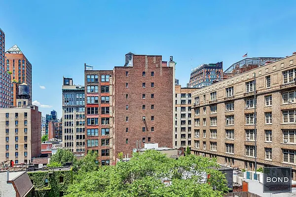 Sold by Bond New York | media 15