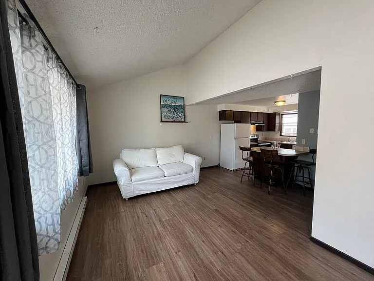 611 W Augusta Ave #C — Photo 3