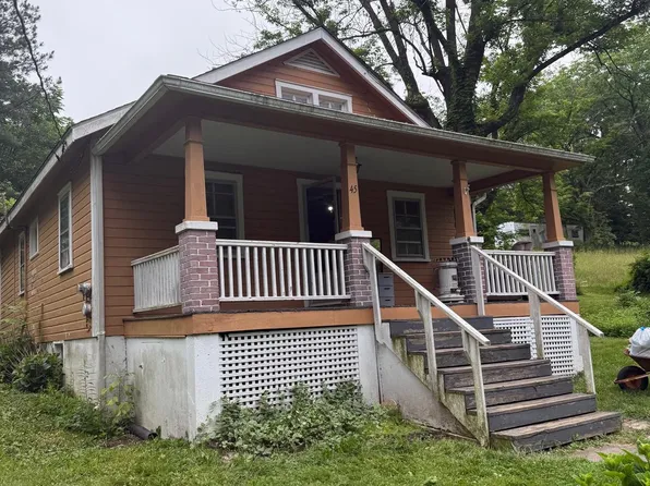 45 Pansy Ln, Paw Paw, WV 25434