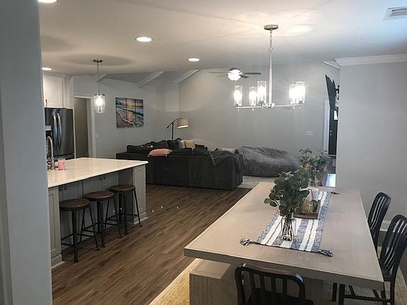 3rd image of 104 Herman Dr