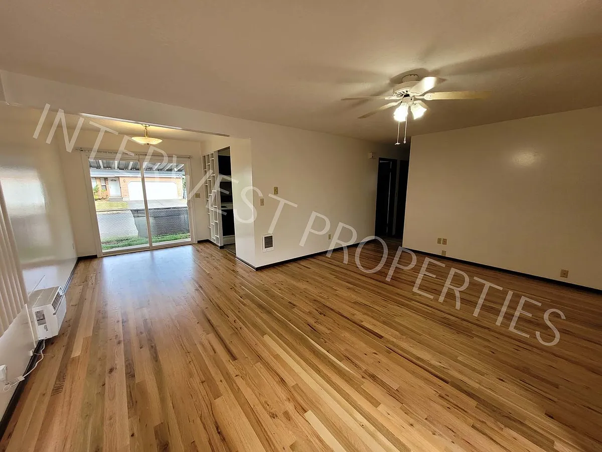 Building Photo - 3408-3412 SE 67th Ave