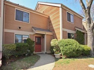 88 Greenway Ln, Rye Brook, NY 10573