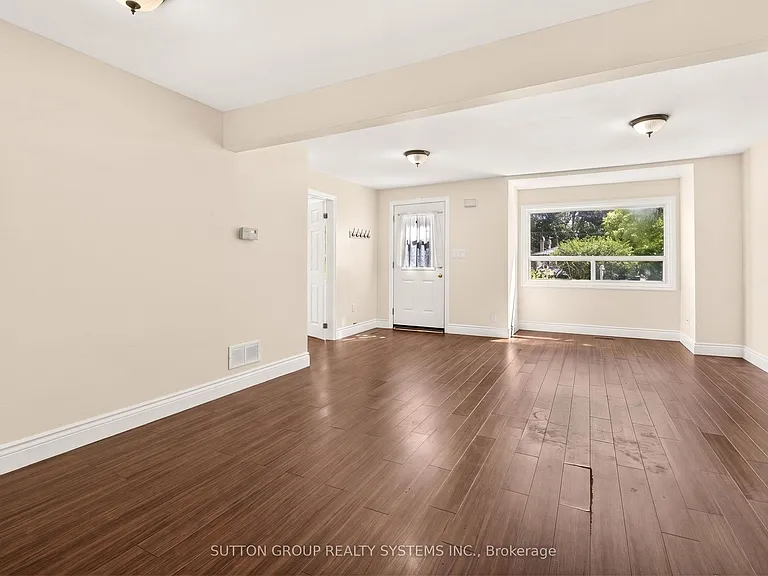 2082 Lilac Dr — Photo 5