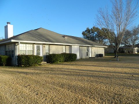 3rd image of 301 E Pheasant Road