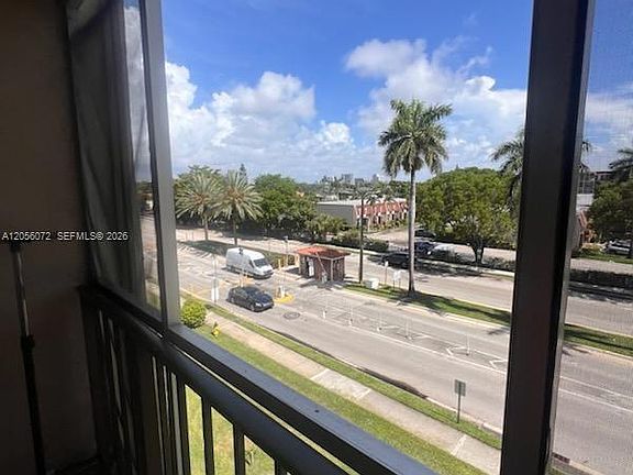 3rd image of 2000 Atlantic Shores Blvd APT 404