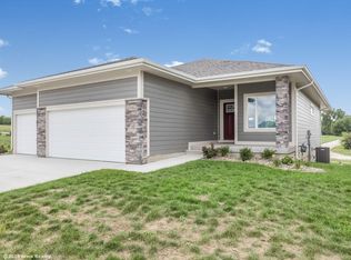 10 Bailey Cir, Waukee, IA 50263