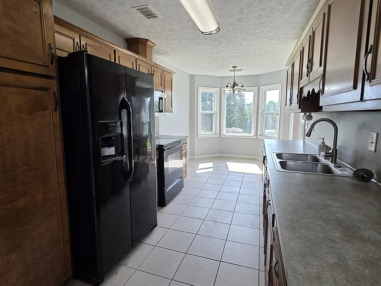 98 Lee Road 2095 — Photo 22