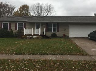 2325 Lafayette Ter, Clinton, IA 52732