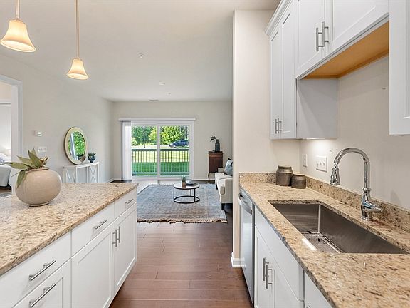5th image of 230 Martins Lndg APT 108