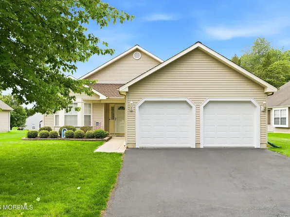 42 Meadows Lane, Whiting, NJ 08759