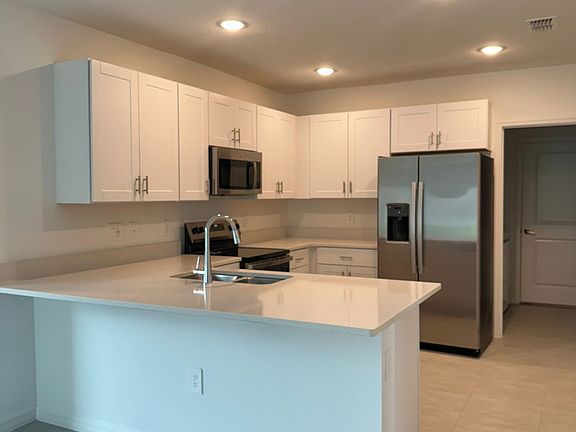 4th image of 345 Wayland Dr