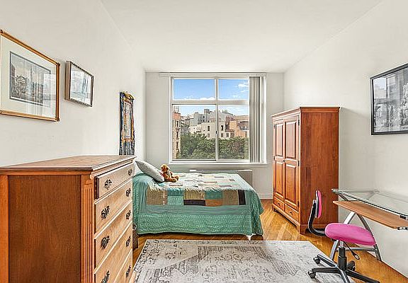 5th image of 258 Saint Nicholas Ave APT 4A