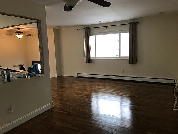 5th image of 9 Bayard St