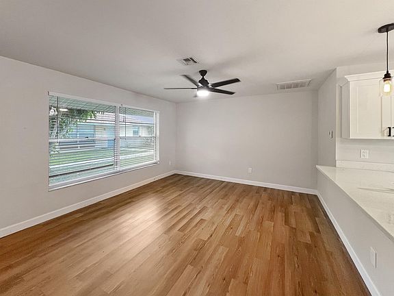 4th image of 328 Cape Coral Pkwy W APT 2