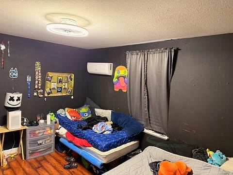 5th image of 226 1/2 Ruberto St