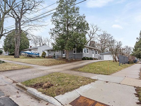 2nd image of 470 Woodside Terrace