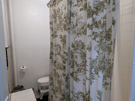 4th image of 57 W 105th St APT 2D