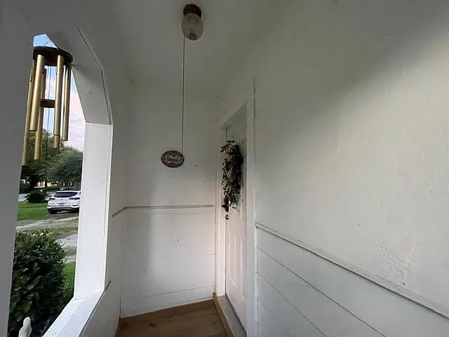 616 W 25th St — Photo 8