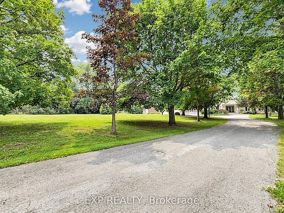 3rd image of 18 McCowan Ln