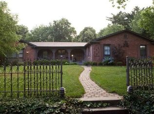 2446 S Brentwood Blvd, Springfield, MO 65804