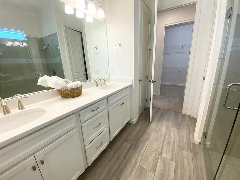 724 Winterside Dr — Photo 27