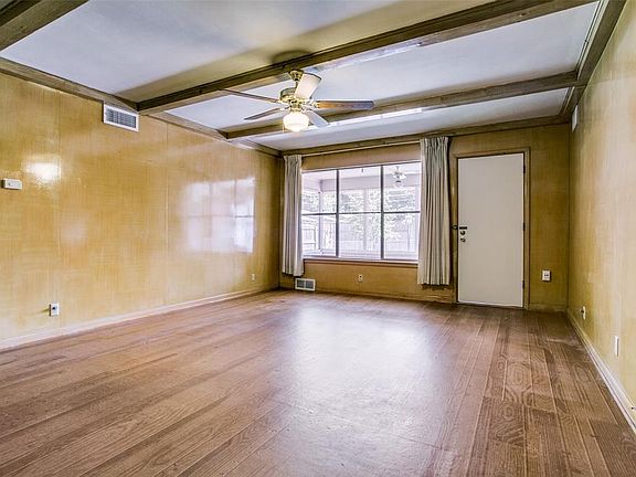 5th image of 6344 Woodcrest Ln