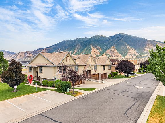 5th image of 2933 E Somerset Dr