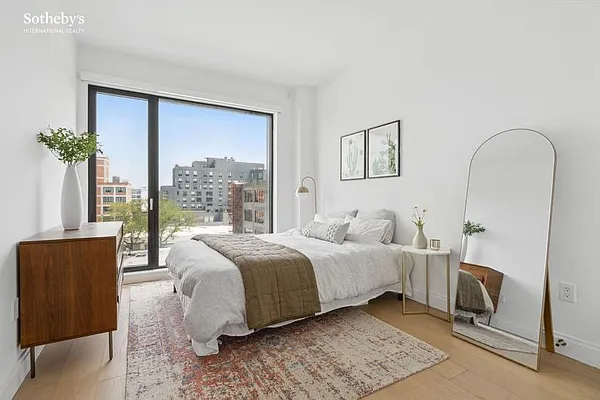 Rented by Sotheby's International Realty | media 18