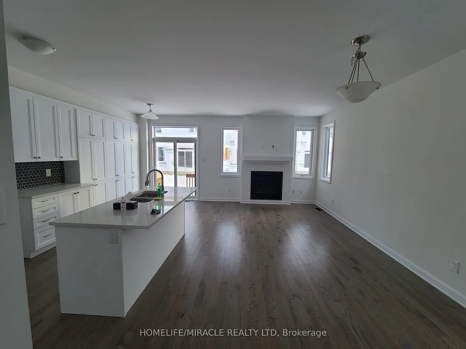 4 bed, $2,900 — Photo 3