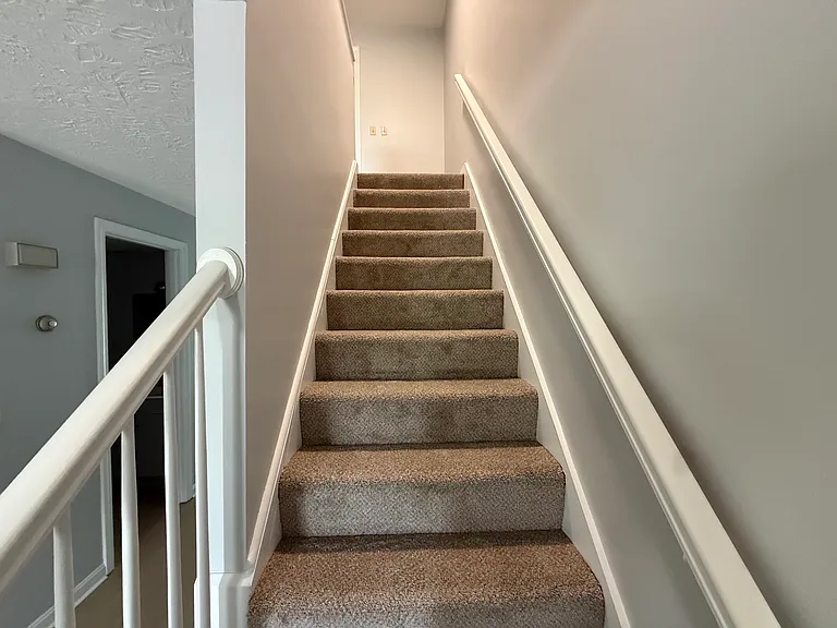 90-92 Elm St #3 — Photo 8
