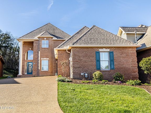 2nd image of 235 Savannah Park Dr