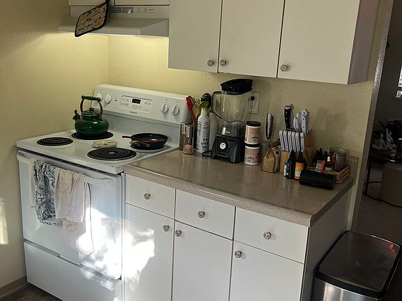 2nd image of 103 Lake Louise Dr SW #103