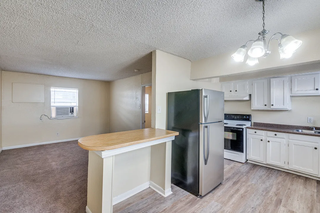 512 S Delaware St — Photo 1