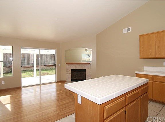 5th image of 1553 Lobelia Ave