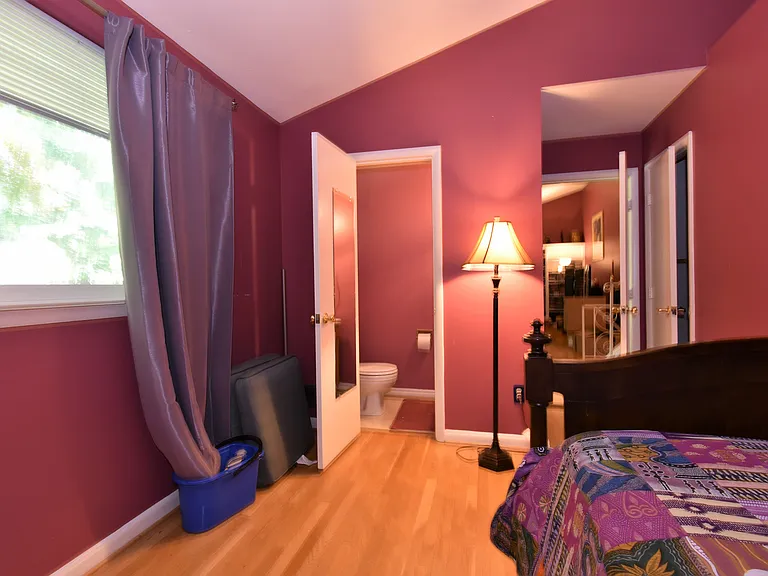 305 Hillsboro Dr — Photo 9