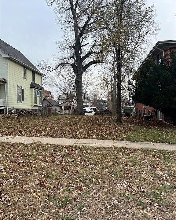 2nd image of 1719 C Ave NE