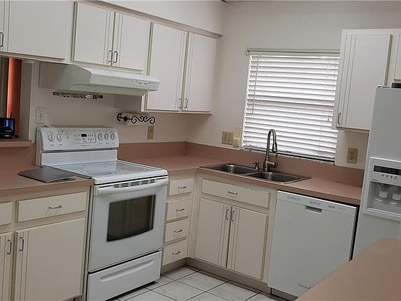 4th image of 12701 Dunhill Dr