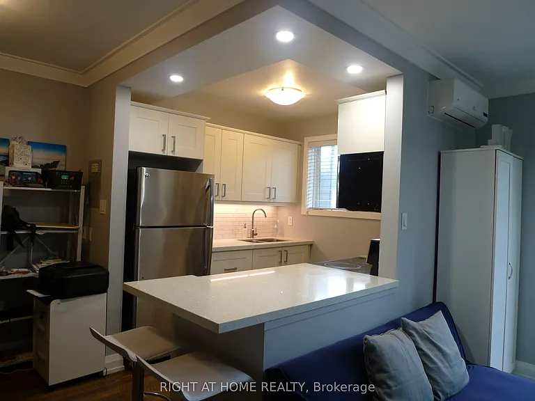 2373 King St E #26 — Photo 9